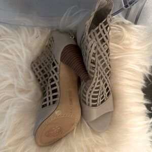 Vince Camuto